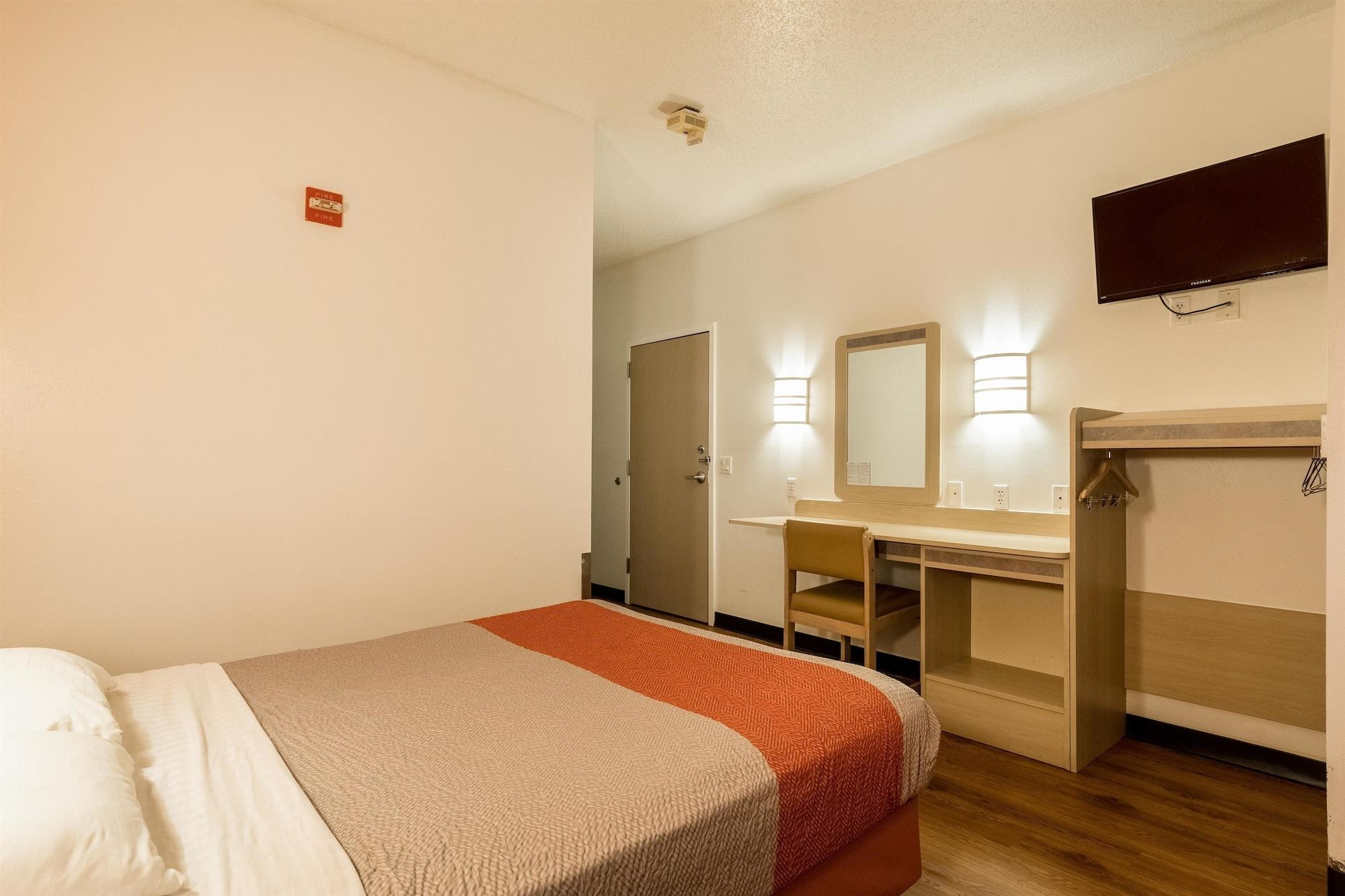 Hotel 6-newport, Tn 2*